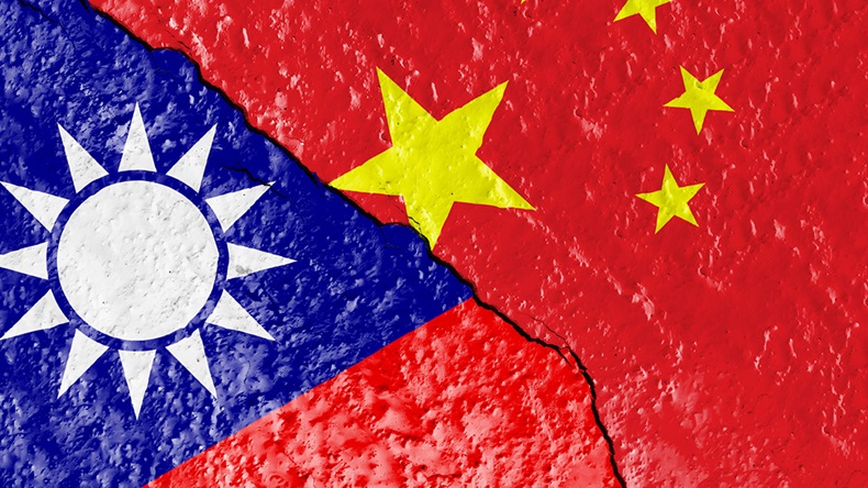 China Taiwan flags