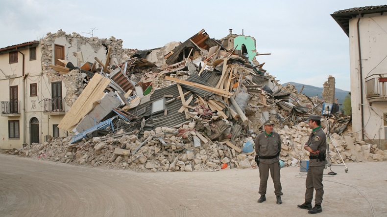 L'Aquila, Italy earthquake (2009) (Mike Greenslade/Alamy Stock Photo)