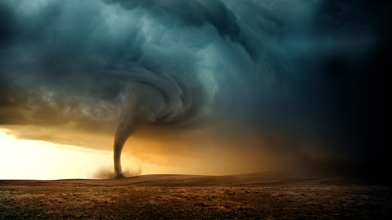 Tornado (solarseven/Shutterstock.com)