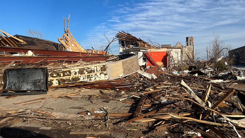 Mayfield, Kentucky tornado (2021) (Caromirna Sanchez/Xinhua/Alamy Live News)