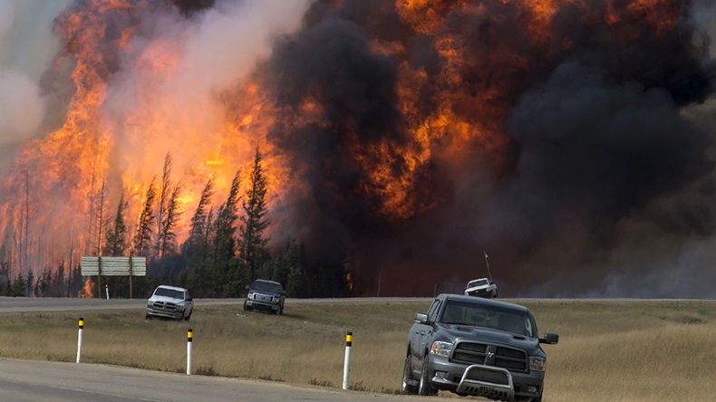 Fort McMurray wildfire (2016) (Premier of Alberta/Flickr)