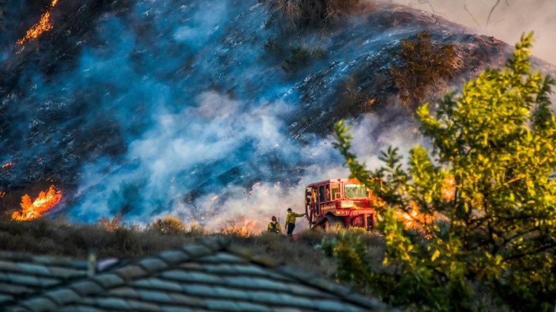California Woolsey fire (Erin Donalson/Shutterstock.com)