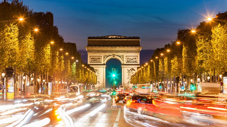Paris traffic (Westend61 GmbH/Alamy Stock Photo)
