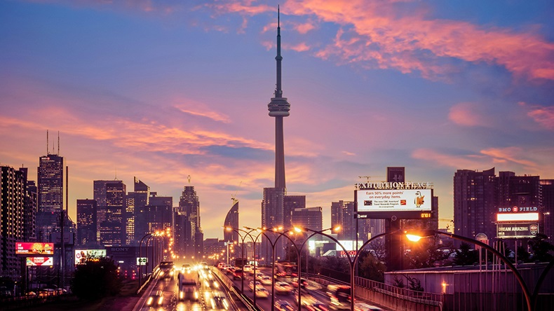 Toronto traffic (Torontonian/Alamy Stock Photo)