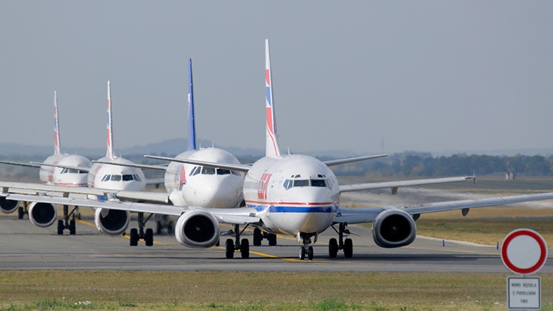 Queuing aeroplanes (Profimedia.CZ a.s./Alamy Stock Photo)