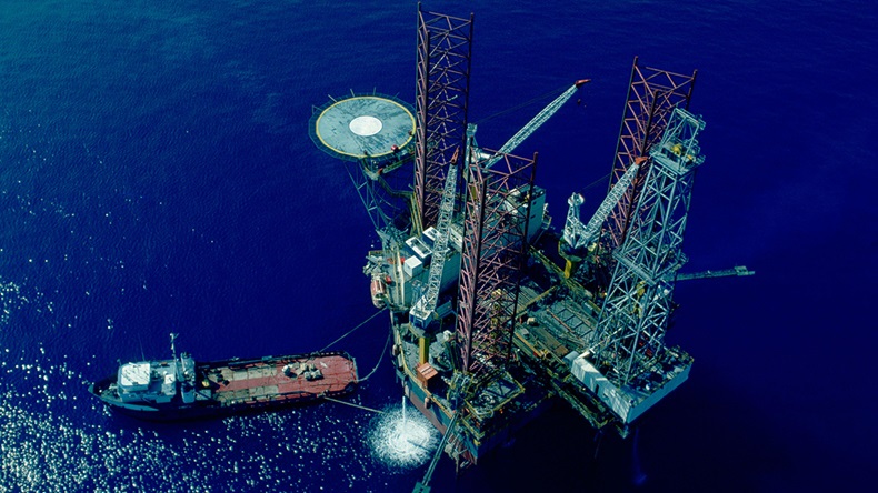 Oil platform (GlowImages/Alamy Stock Photo)