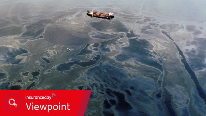 Exxon Valdez (RGB Ventures/SuperStock/ Alamy Stock Photo)