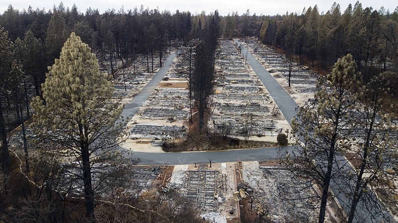 California Camp fire (© 2018 Noah Berger/AP)