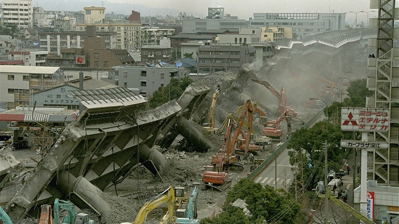 Osaka earthquake (1995) (Sadayuki Mikami/AP)