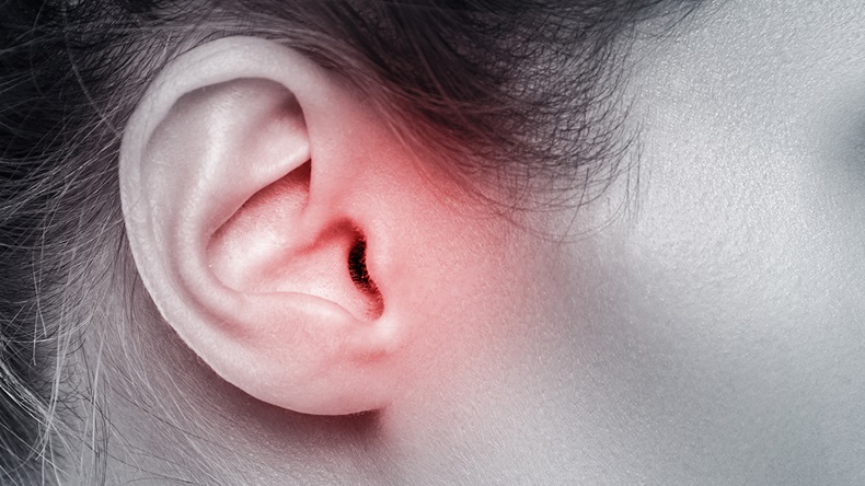 Hearing loss (BLACKDAY/Shutterstock.com)