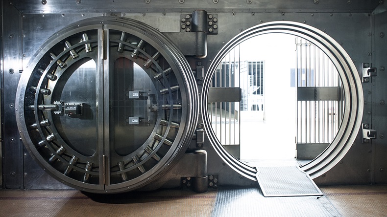 Bank vault (Pablo Wilson/Shutterstock.com)