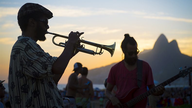 Live music in Rio de Janeiro, Brazil (lazyllama/Shutterstock.com)