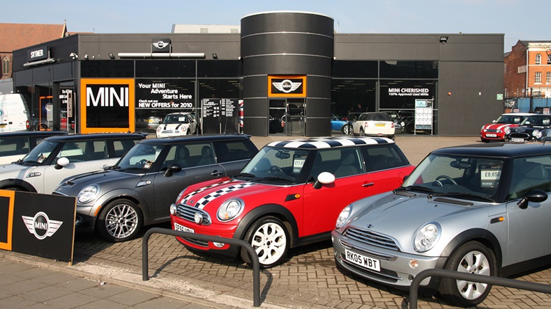Car dealership (Tupungato/Shutterstock.com)