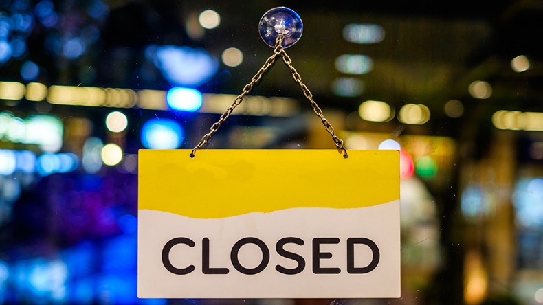 Closed sign (NYgraphic/Shutterstock.com)