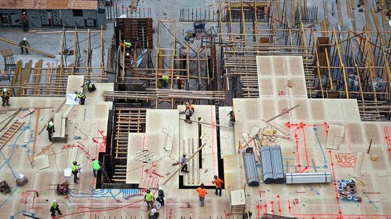 Construction site (Linda Harms/Shutterstock.com)
