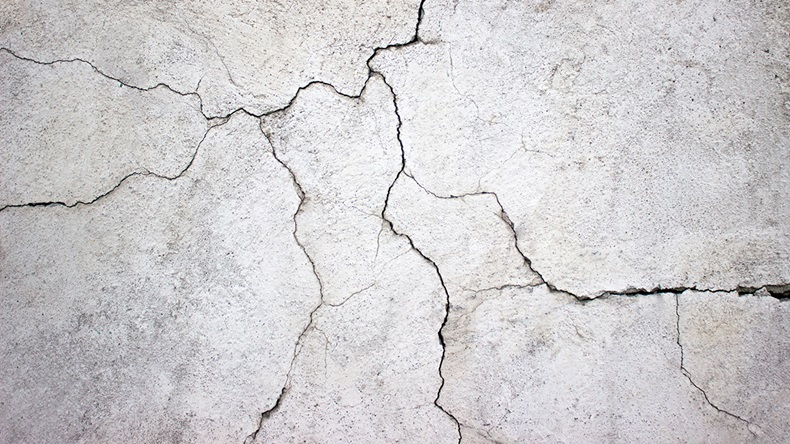 Cracks (Dmitr1ch/Shutterstock.com)