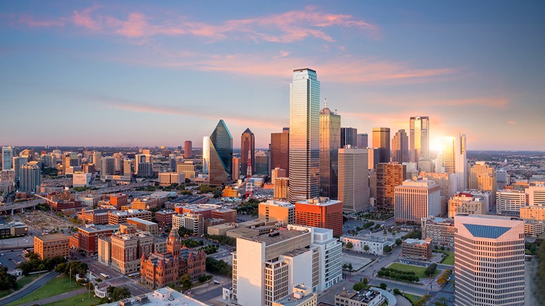 Dallas, TX (f11photo/Shutterstock.com)
