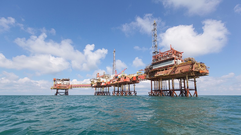 Australia oil rig (Lukasz Z/Shutterstock.com)