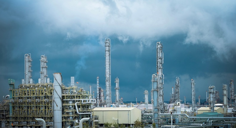 Moody petrochemical works (mmmx/Shutterstock.com)