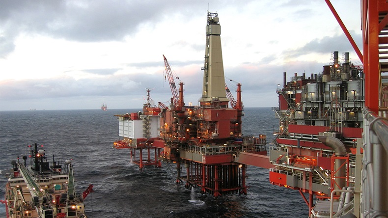 North Sea oil rig (Simon Pedersen/Shutterstock.com)