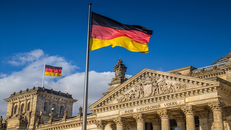 German parliament (canadastock/Shutterstock.com)