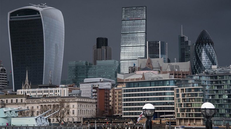 London stormy sky (Martyn Edwards/Shutterstock.com)