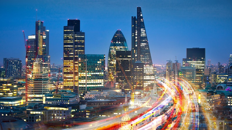 London traffic (IR Stone/Shutterstock.com)