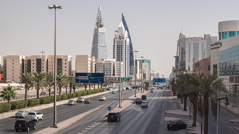 Riyadh traffic (Andrew V Marcus/Shutterstock.com)