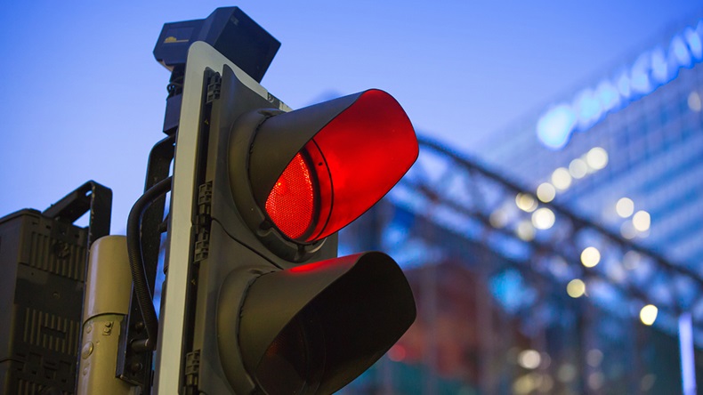Traffic light (IR Stone/Shutterstock.com)