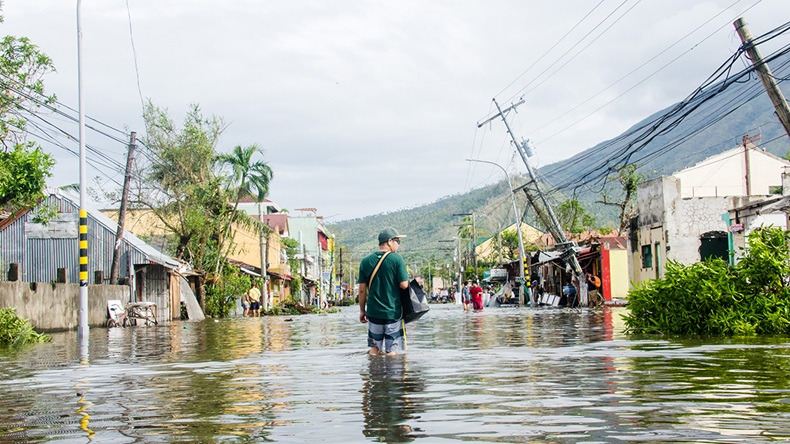 Philippines flood (2015) (Rainier Martin Ampongan/Shutterstock.com)