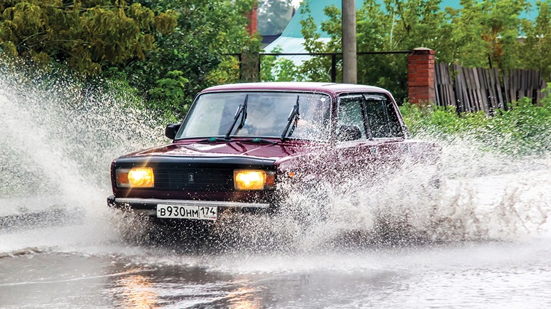 Russia flood (Art Konovalov/Shutterstock.com)