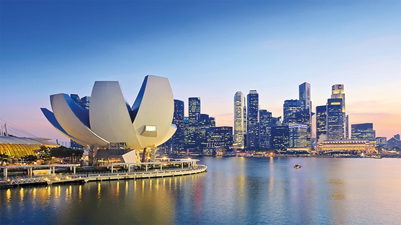 Singapore (Noppasin/Shutterstock.com)