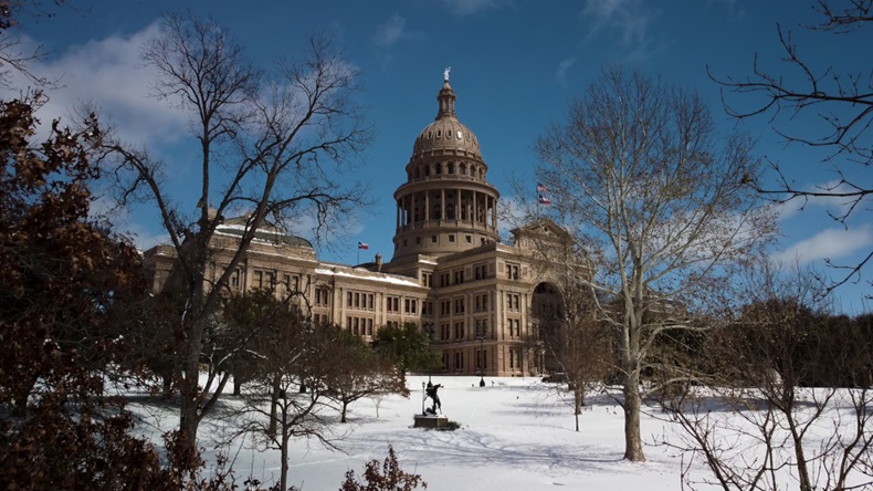 Texas winter storm (Travel_with_me/Shutterstock.com)